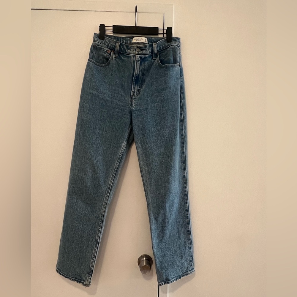 Abercrombie Ultra High Rise 90s Straight Jean